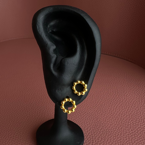 Round Earrings ( Medical Closuer)