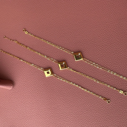   21K Gold Bracelet with Diamonds (Free Size)