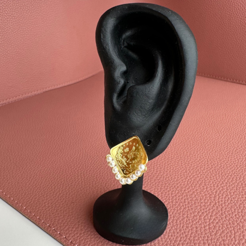 Bent 1/4 Lira Earrings with Pearl (Medical Closure)