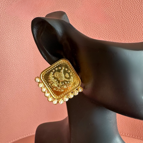   Half Lira Earrings (Clips) with Pearl